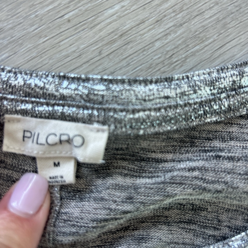 Pilcro Metallic Silver Sleeveless Henley Tank women’s medium - Picture 4 of 5